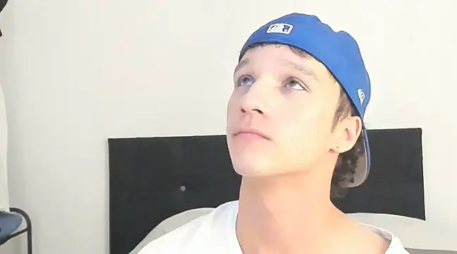 Snapshot of angelcortes chatting on December 5, 2024, 1:31 am angelcortes online show from December 5, 2024, 1:31 am