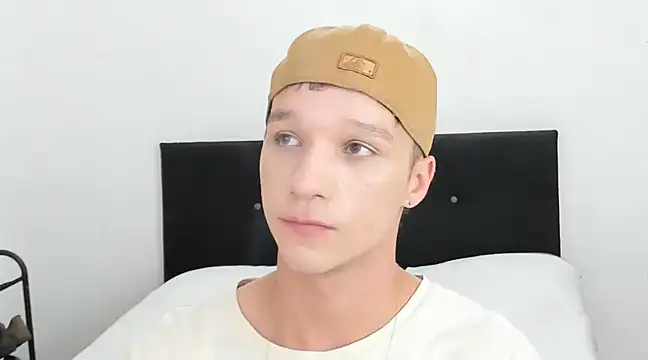 Snapshot of angelcortes chatting on December 28, 2024, 1:59 pm angelcortes online show from December 28, 2024, 1:59 pm