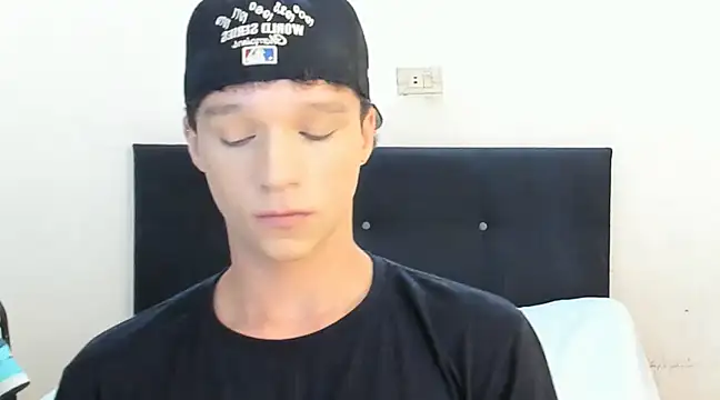 Snapshot of angelcortes chatting on January 25, 2025, 12:47 pm angelcortes online show from January 25, 2025, 12:47 pm