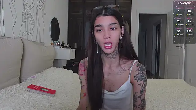 vinkitinkii online show from November 10, 2025, 4:45 pm