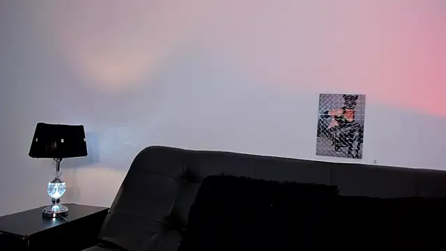 xhenisa  online show from February 1, 2025, 11:16 pm