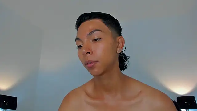 xhenisa  online show from April 29, 2026, 5:30 pm