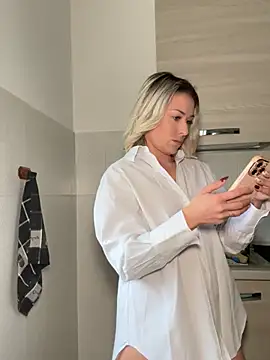 petrouchkaaa  online show from February 19, 2026, 8:44 am