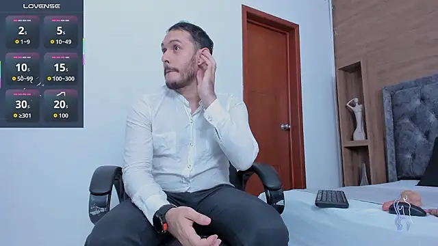 jeanpiere  online show from February 10, 2026, 2:54 am