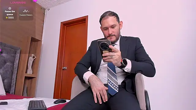 jeanpiere  online show from April 13, 2026, 2:15 am