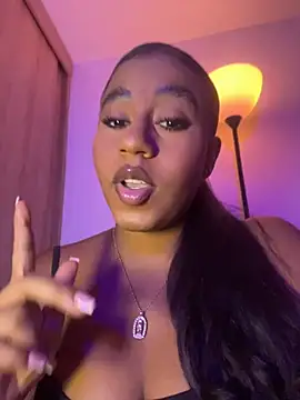 charlotteeruss online show from July 19, 2026, 1:25 am