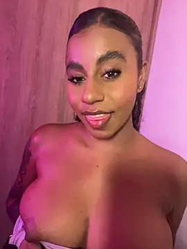 charlotteeruss online show from July 7, 2026, 11:30 pm