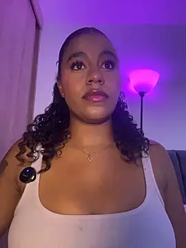 charlotteeruss online show from June 14, 2026, 2:07 pm