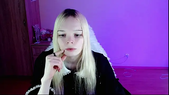 Snapshot of Emily_Nyaffee chatting on January 25, 2025, 9:46 pm Emily Nyaffee online show from January 25, 2025, 9:46 pm