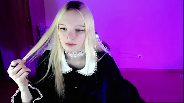 Snapshot of Emily_Nyaffee chatting on January 23, 2025, 9:29 pm Emily Nyaffee online show from January 23, 2025, 9:29 pm