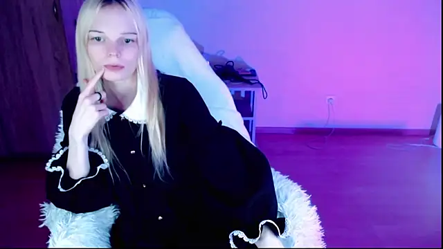 Snapshot of Emily_Nyaffee chatting on February 1, 2025, 12:29 am Emily Nyaffee online show from February 1, 2025, 12:29 am