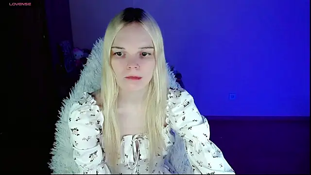 Snapshot of Emily_Nyaffee chatting on January 18, 2025, 1:19 am Emily Nyaffee online show from January 18, 2025, 1:19 am