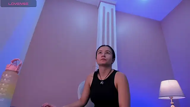 KarlynHoliss online show from December 11, 2024, 11:51 am