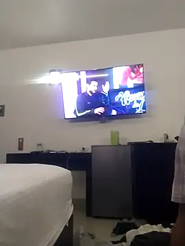 Renooo04 online show from February 18, 2026, 7:49 am