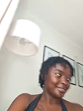 hornycreamybabe online show from April 15, 2026, 1:48 pm