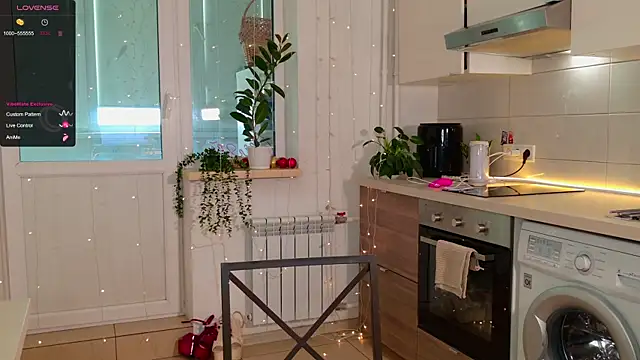 Snapshot of MissLovex chatting on February 9, 2026, 4:54 am MissLovex online show from February 9, 2026, 4:54 am