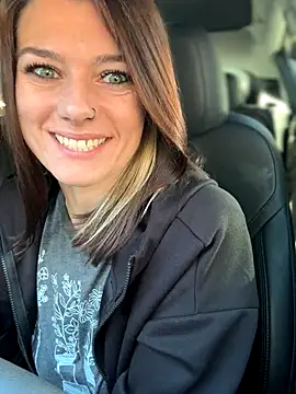 LadyLena1 online show from September 18, 2025, 4:32 pm