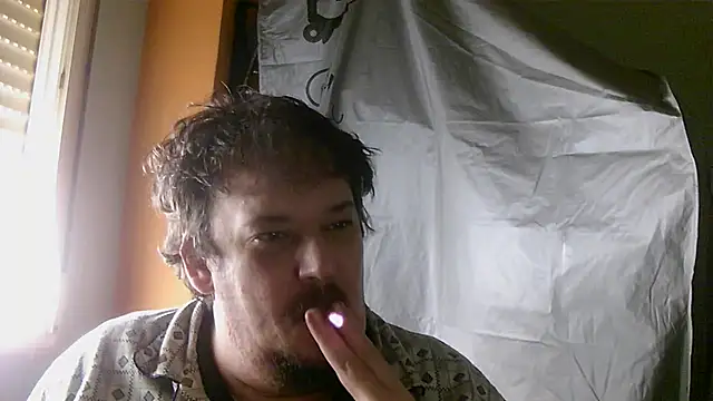 porkorossy online show from December 3, 2025, 9:42 am