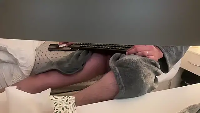 Snapshot of Carlos-195- chatting on October 25, 2025, 3:38 am Carlos-195- online show from October 25, 2025, 3:38 am