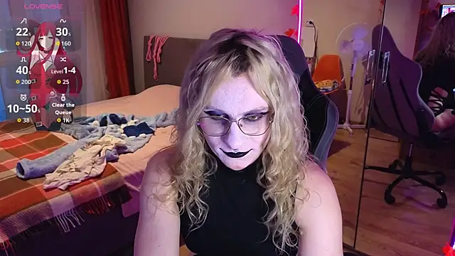 Snapshot of Lori_Myaf chatting on October 15, 2025, 2:47 pm Lori Myaf online show from October 15, 2025, 2:47 pm