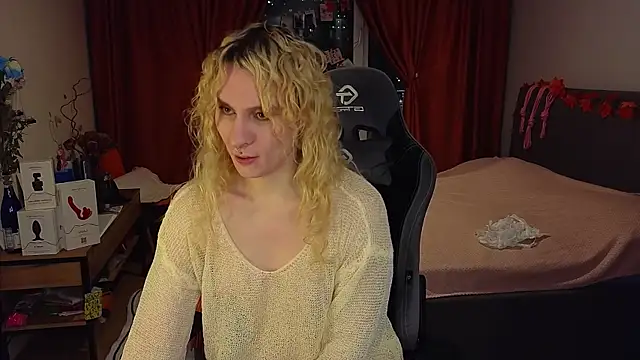 Snapshot of Lori_Myaf chatting on December 18, 2024, 2:28 pm Lori Myaf online show from December 18, 2024, 2:28 pm