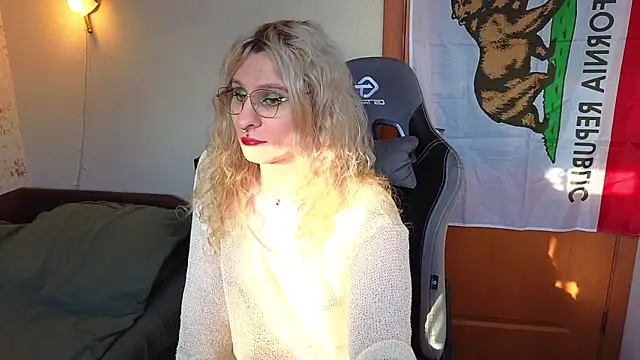 Snapshot of Lori_Myaf chatting on February 5, 2026, 11:28 am Lori Myaf online show from February 5, 2026, 11:28 am