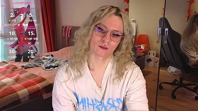 Snapshot of Lori_Myaf chatting on October 1, 2025, 3:16 pm Lori Myaf online show from October 1, 2025, 3:16 pm