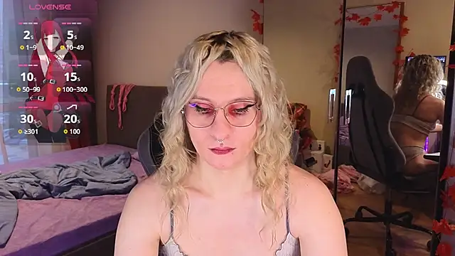 Snapshot of Lori_Myaf chatting on September 27, 2025, 3:29 pm Lori Myaf online show from September 27, 2025, 3:29 pm