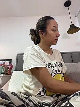 DianaHopson online show from December 14, 2025, 11:49 am