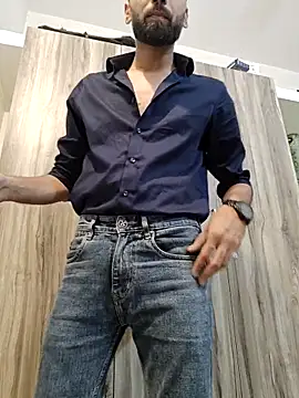18 couple sex online show from May 31, 2026, 11:16 pm
