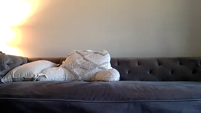 meepicgirl online show from March 10, 2026, 2:32 pm