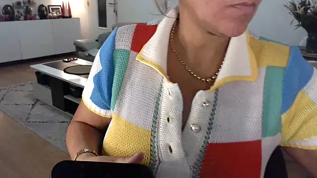 Snapshot of sarametisse26 chatting on December 18, 2024, 7:15 am sarametisse26 online show from December 18, 2024, 7:15 am