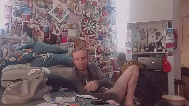 DownstairsSky online show from March 12, 2025, 6:29 am