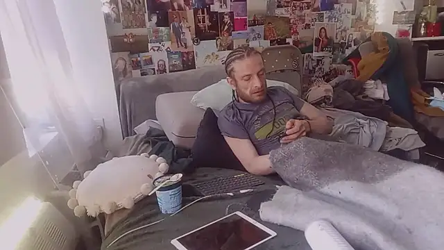 DownstairsSky online show from March 14, 2025, 5:13 pm