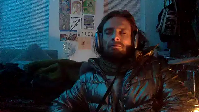 DownstairsSky online show from December 25, 2024, 8:18 am