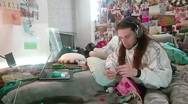 DownstairsSky online show from February 2, 2025, 5:21 am