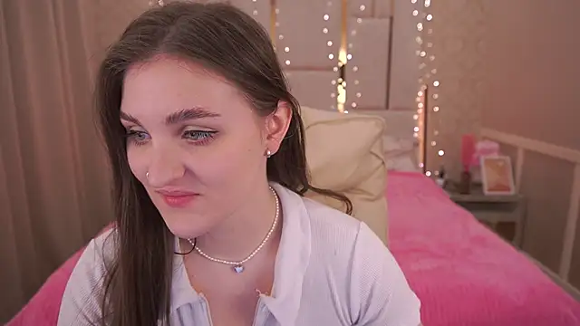 EmmyCharmm online show from September 15, 2025, 5:52 am