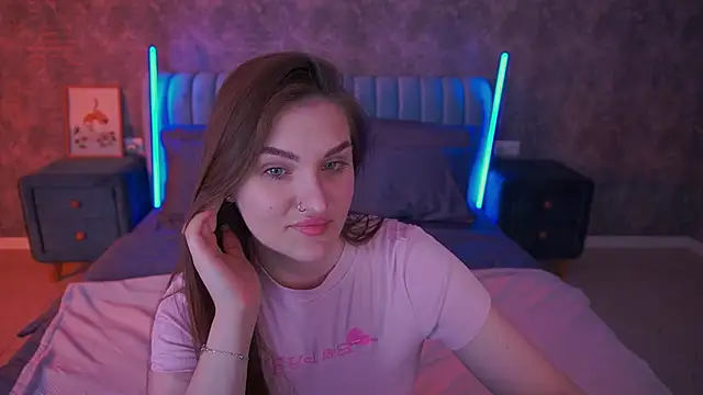 Snapshot of EmmyCharmm chatting on April 9, 2026, 5:42 am EmmyCharmm online show from April 9, 2026, 5:42 am