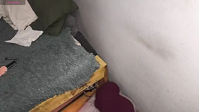 LoveInAllHoles online show from March 29, 2026, 9:49 pm