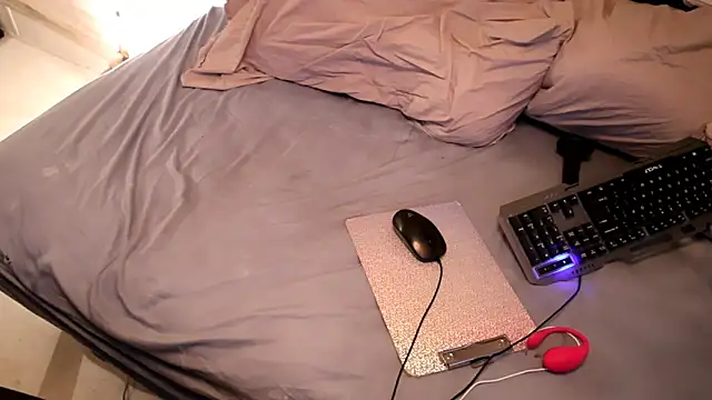 xxpixeyxx online show from November 29, 2025, 4:23 am