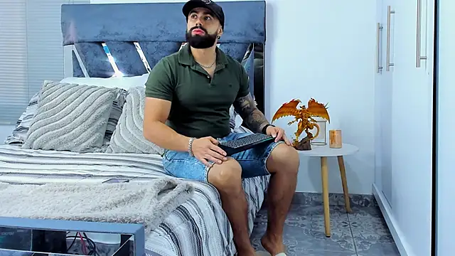 Snapshot of Zack_Froone chatting on February 11, 2026, 12:38 pm Zack Froone online show from February 11, 2026, 12:38 pm