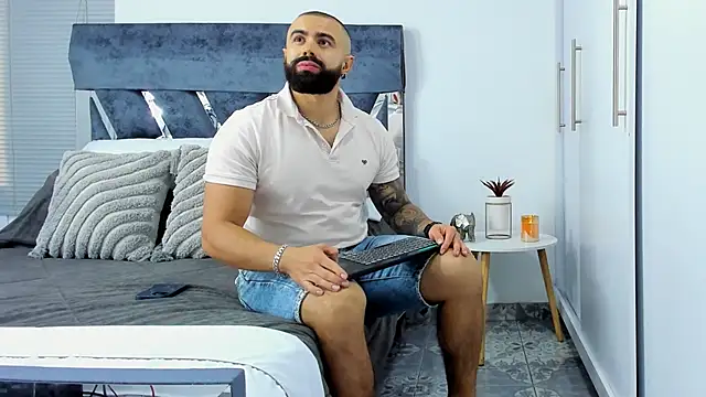 Snapshot of Zack_Froone chatting on January 19, 2026, 3:27 pm Zack Froone online show from January 19, 2026, 3:27 pm