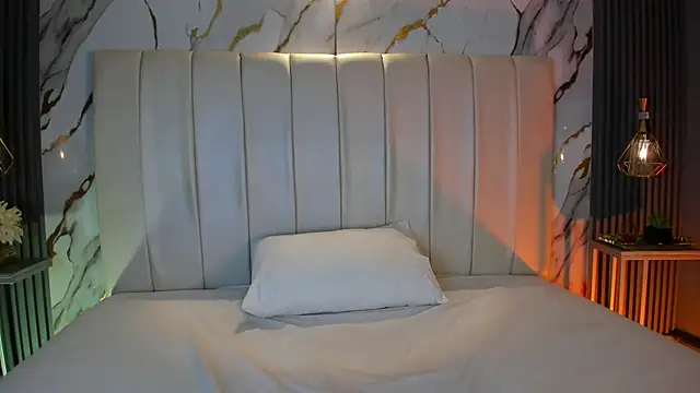 SaraRiley online show from April 14, 2026, 10:37 pm