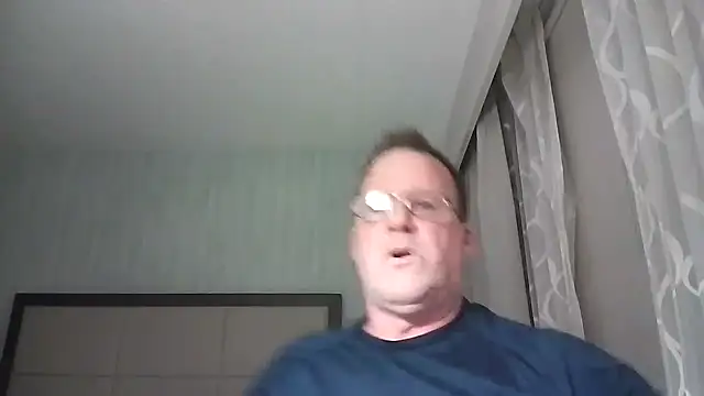 Cockrub1 online show from November 5, 2025, 10:51 am