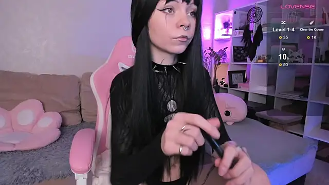 Snapshot of _ChloeSweeet_ chatting on November 9, 2025, 4:33 pm ChloeSweeet online show from November 9, 2025, 4:33 pm