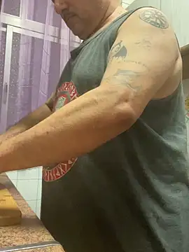 Snapshot of Russirayu chatting on October 31, 2025, 7:54 pm Russirayu online show from October 31, 2025, 7:54 pm