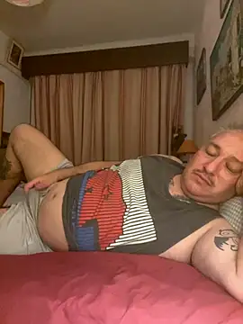 Snapshot of Russirayu chatting on October 17, 2025, 9:38 pm Russirayu online show from October 17, 2025, 9:38 pm