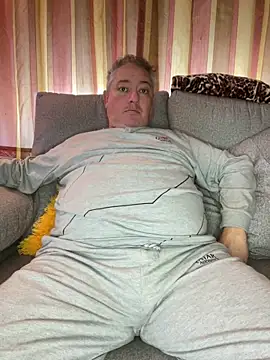 Snapshot of Russirayu chatting on March 17, 2025, 2:56 pm Russirayu online show from March 17, 2025, 2:56 pm