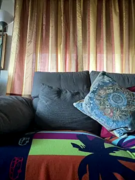 Snapshot of Russirayu chatting on October 13, 2025, 6:48 am Russirayu online show from October 13, 2025, 6:48 am