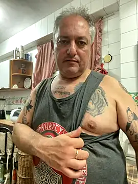 Snapshot of Russirayu chatting on September 19, 2025, 6:56 pm Russirayu online show from September 19, 2025, 6:56 pm